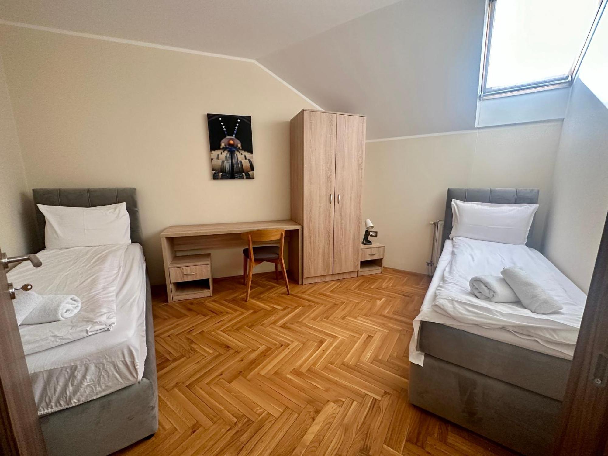 Agape Villa Apartments Нови-Сад Экстерьер фото