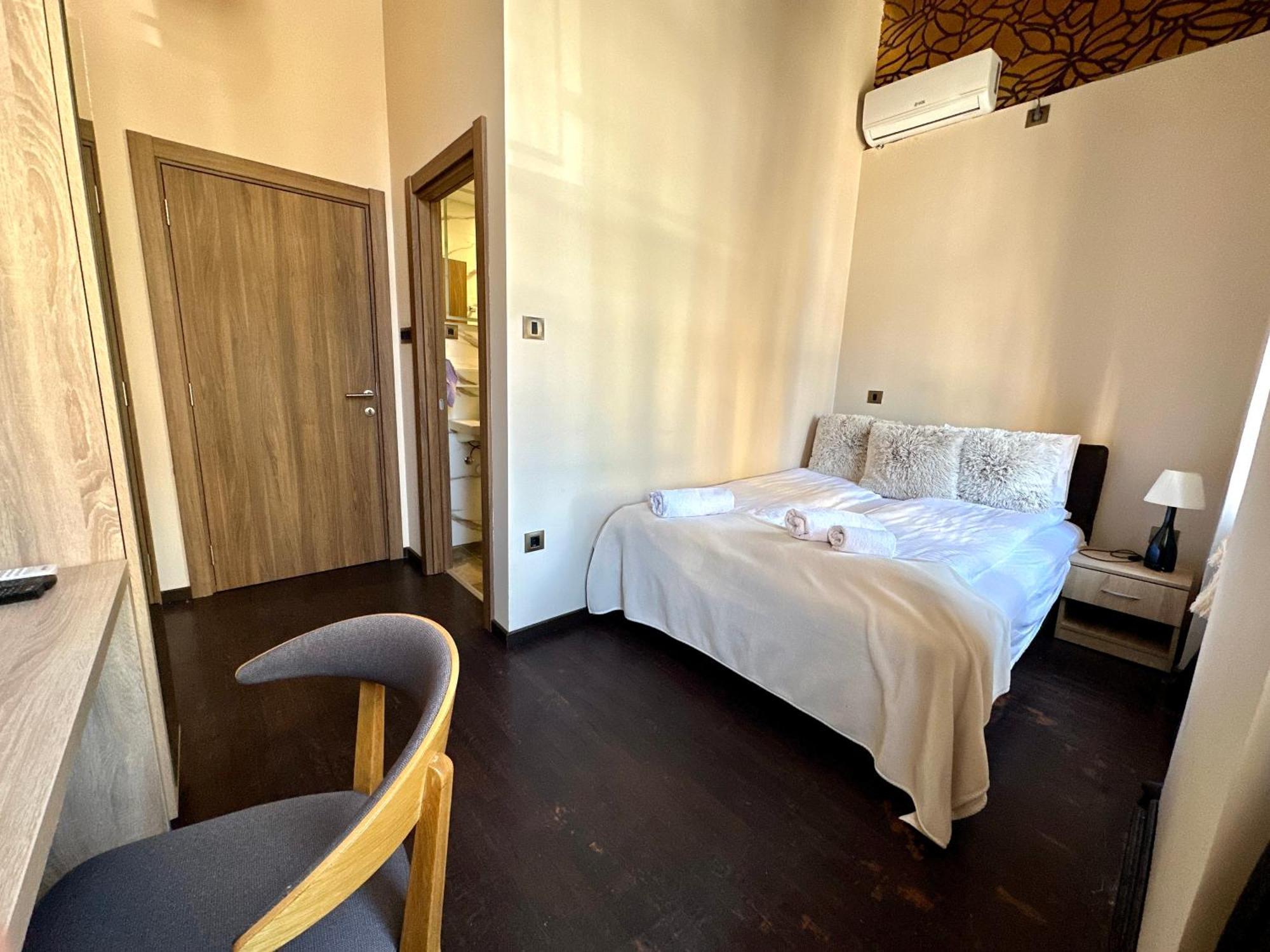 Agape Villa Apartments Нови-Сад Экстерьер фото